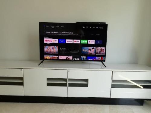 Vortex luxury apartment by city centre - image 4
