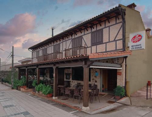 Hostal Los Rosales in Tejeda De Tietar