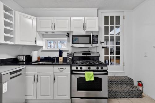 Cozy&Spacious 7Br home in Malden w free Parking in 馬爾登