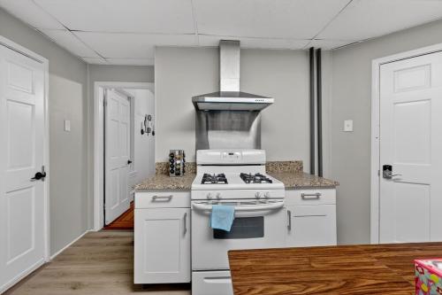 Cozy&Spacious 7Br home in Malden w free Parking in 馬爾登