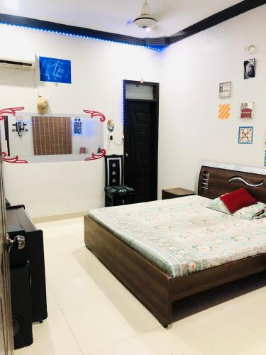 Portion 2 bad DD portion first floor — other in Kiran Hospital Road, Karachi Pakistan, 75330