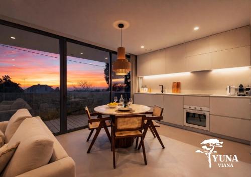 Yuna - Ultimate Surf Lodge in Vila Nova De Anha