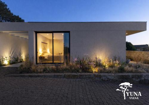 Yuna - Ultimate Surf Lodge in Vila Nova De Anha