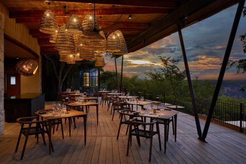 Restaurant, Bupenyu Lodge by NEWMARK in Dete