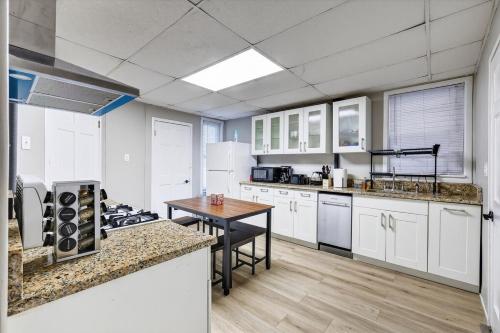 Spacious 2Br home in Malden with AC & heat in 馬爾登
