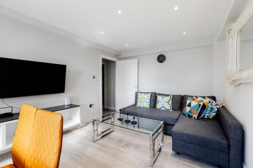 Two Bedroom Apartment near Hyde Park and Oxford Street, Londyn
