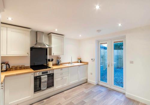 Lincoln Country Cottage Large Garden & Free Parking in North Scarle