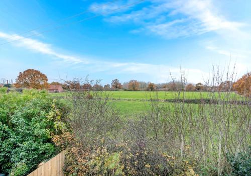 Lincoln Country Cottage Large Garden & Free Parking in North Scarle