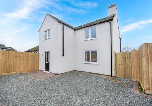 Lincoln Country Cottage Large Garden & Free Parking in North Scarle