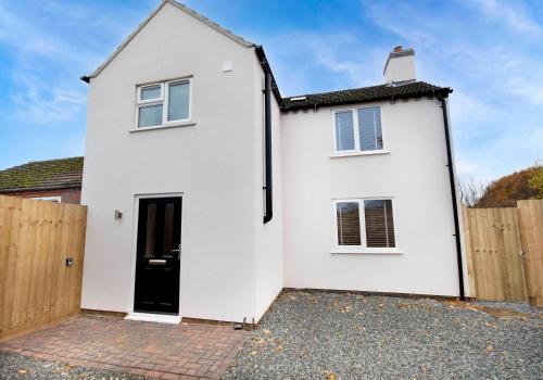 Lincoln Country Cottage Large Garden & Free Parking in North Scarle