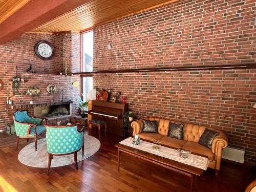 共用Lounge/電視區, Private room - 7 in a luxury villa CHALET STYLE in 西阿克爾