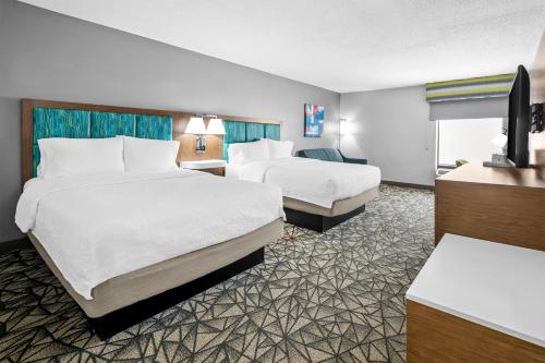 Hampton Inn Bloomington West - image 40