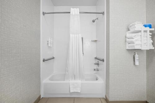 Hampton Inn Bloomington West - image 28