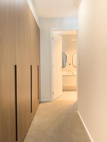 Galaxy Homes - City & Coast Luxury Retreat in Mitchell Park