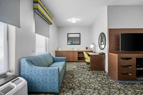 Hampton Inn Bloomington West - image 34