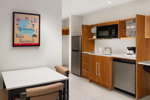 kuhinja, Home2 Suites by Hilton Alexandria in South MacArthur