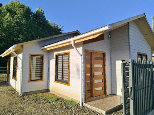 Cabaña nueva para 5 personas cocina equipada WIFI TV