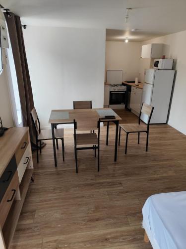 studio confort a prix doux in Selles-sur-Cher