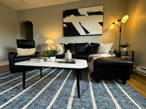 Modern Cozy walk up with King Bed – khách sạn tại Wilmington