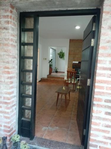 La Pinta Càlida casa en Malvìn con cochera (La Pinta Calida casa en Malvin con cochera) in 馬爾文