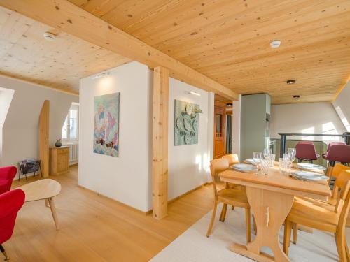 Modernized Historic Posthouse Apartment 8min to Andermatt in Realp