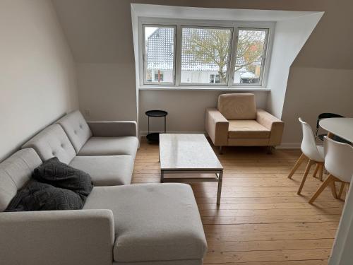 4 værelses lejlighed 85m2 med 3 soveværelser og 6 enkelt senge in Odense SV