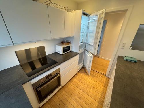 4 værelses lejlighed 85m2 med 3 soveværelser og 6 enkelt senge in Odense SV