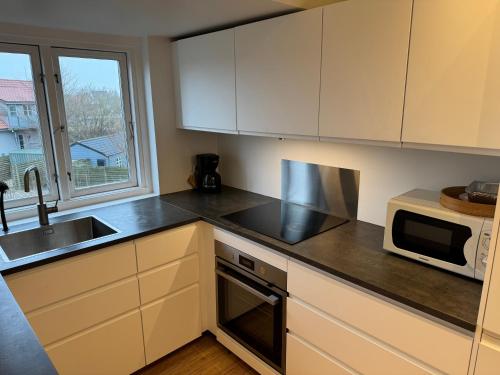4 værelses lejlighed 85m2 med 3 soveværelser og 6 enkelt senge in Odense SV
