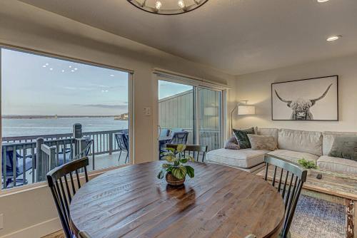 Lakefront LBJ Escape - Boat Slip & Sleeps 8 in Horseshoe Bay (TX)