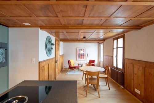 Modernized Historic Posthouse Apartment 8min to Andermatt in Realp