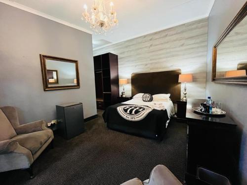 設施, 中途之家酒店 (Halfway House Hotel) in 金伯利