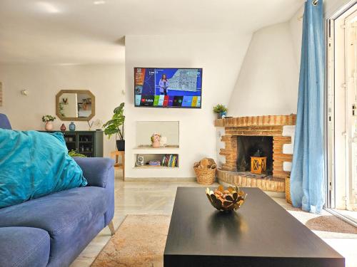 3 Bed Townhouse roof terrace 100m to the beach - image 5