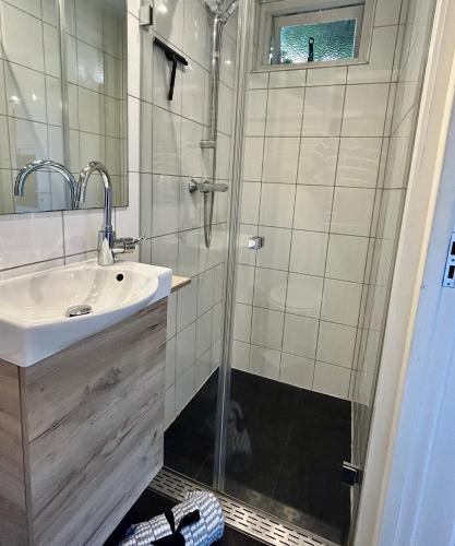 Fürdőszoba, D29 Seasideappartement Zuidstraat Domburg in Domburg