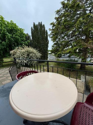 Maison chaleureuse avec jardin in Cerilly