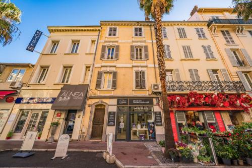 Cozystay 1802 One bedroom in the Heart of Cannes - image 5