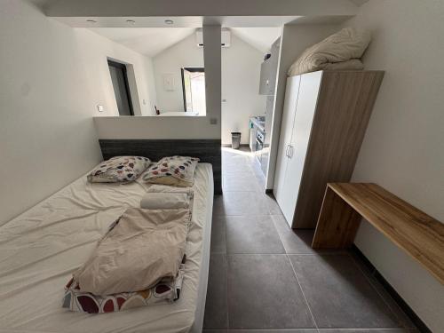 DIGITONE BY GATES Studio cosy pour 4 sans jacuzzi ni rooftop in Marignane