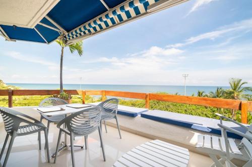 Spectacular oceanfront apartment with private beach