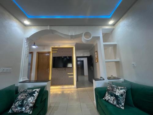 Spacieux Appartement 105m a 5 min de la Plage 3 Chambres, Garage Tanger – khách sạn tại Mnar