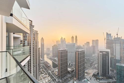 High Floor 1BR Burj View Apartment by fam Living - image 7