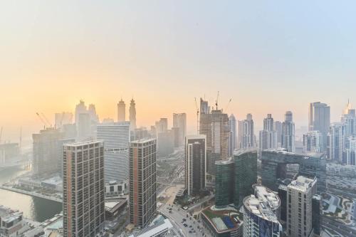 High Floor 1BR Burj View Apartment by fam Living - image 2
