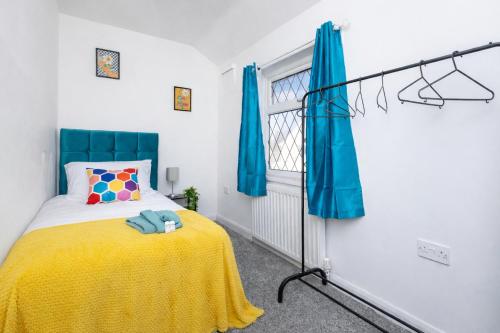 Temple by Alt-Stay Contractor Accommodation - 4 Bed Contractor Home With Parking, Wi-Fi & Full Kitchen - Ideal For Long stays, Leeds (foto 6)