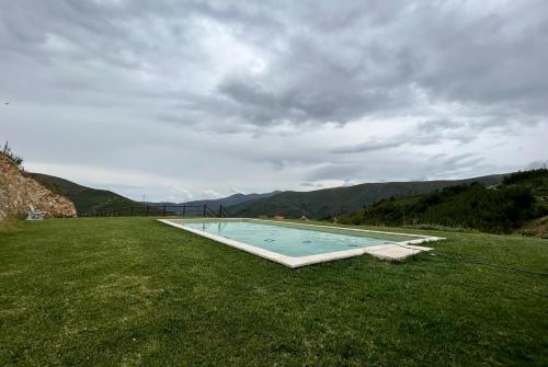 Peldbaseins, Casas do Oiteirinho in Cerdeira