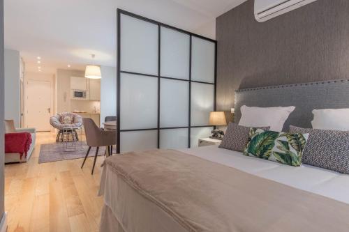 Cozy Minimal Apartment in Lively La Latina - main image