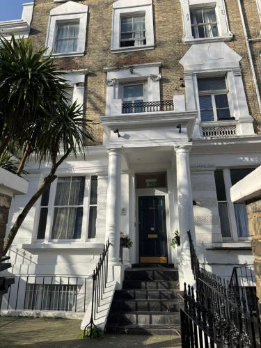 Bejárat, Portobello Road Artistic Studios in Notting Hill