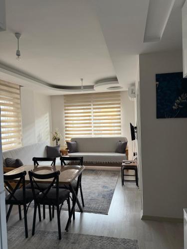 Kraliçe Apart Six, Antalya