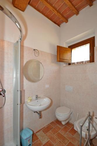 2 bedrooms, 3 beds