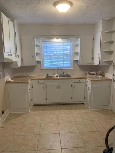 Canton Crew Quarters in Canton (MS)