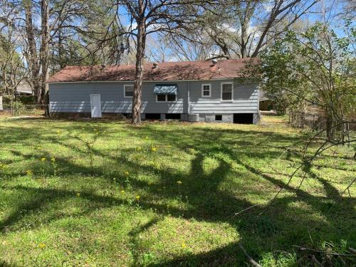 Canton Crew Quarters in Canton (MS)