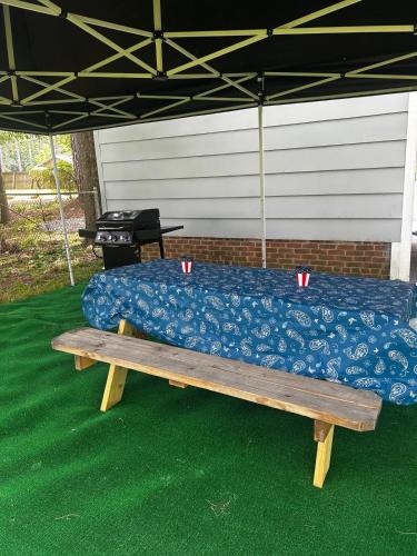 Canton Crew Quarters in Canton (MS)