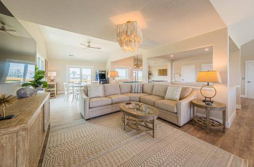 NautiBuoy - Village at Nags Head Luxury Oceanfront Elevator Pool Hot Tub Pets OK - image 2